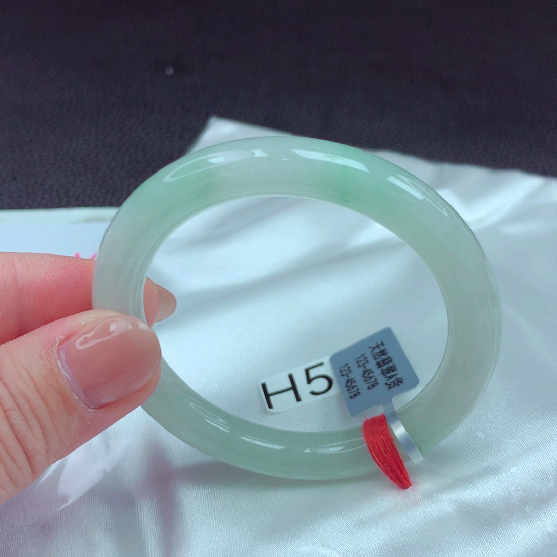 翡翠手镯未镶嵌手镯88