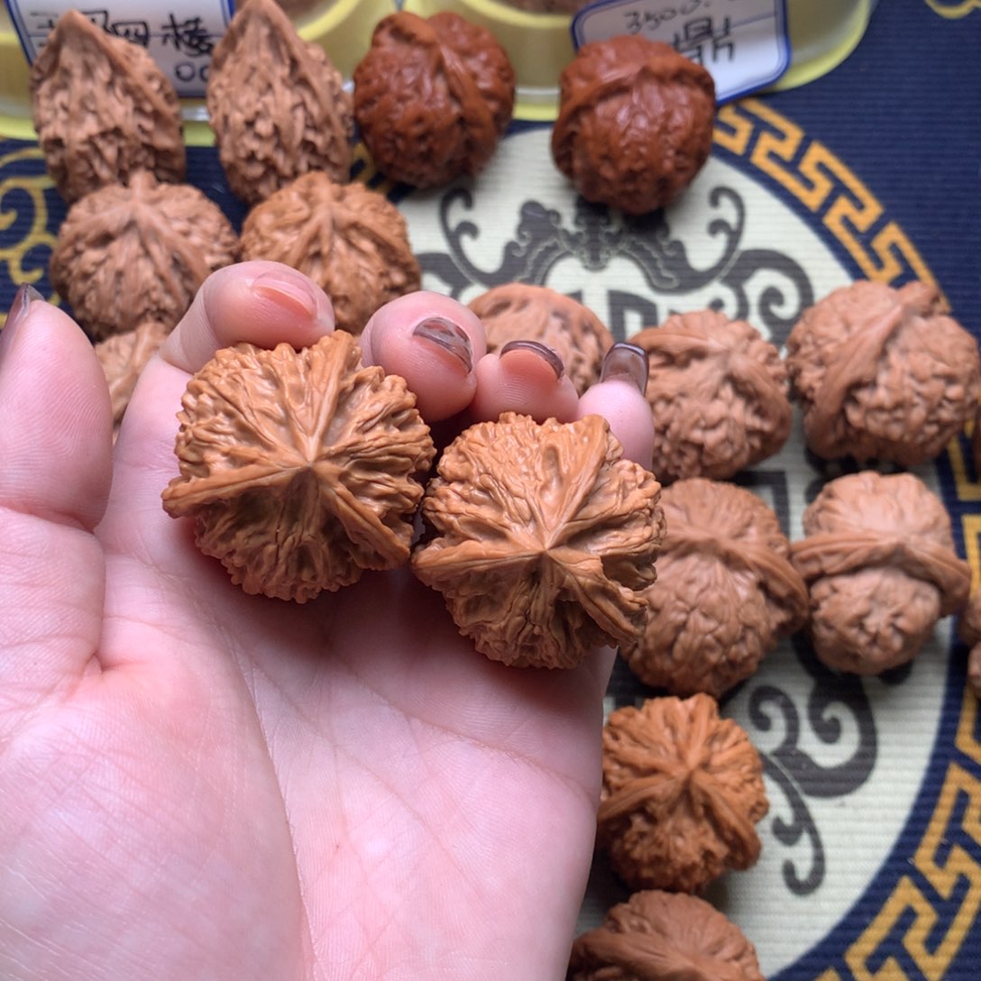 文玩核桃吊坠小*啊文山