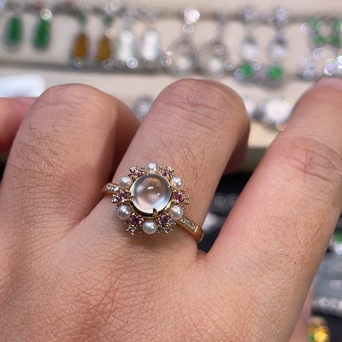 翡翠18K金镶嵌戒指玻璃种冰蛋