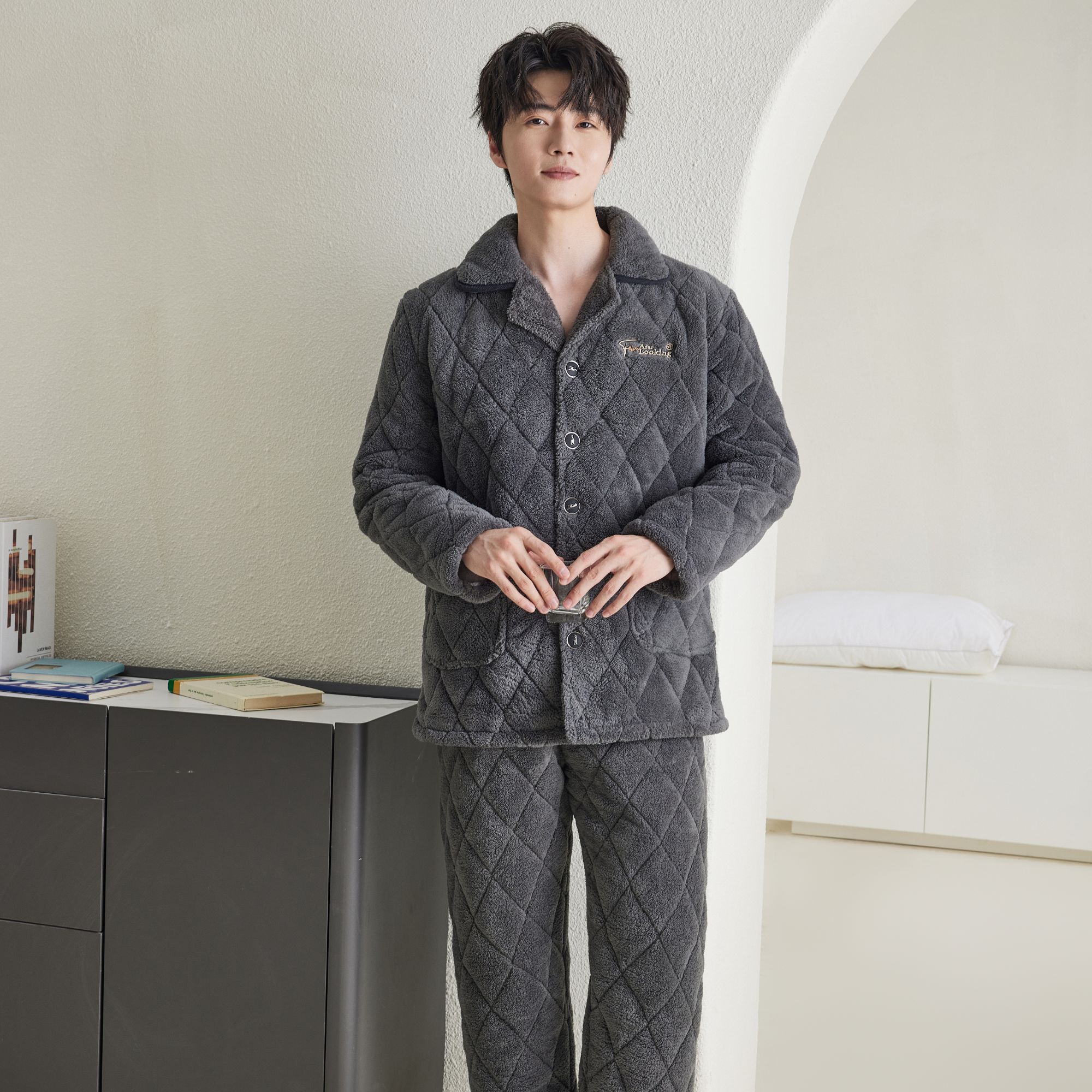 芬腾男款冬季新款睡衣翻领长袖三层夹棉加绒加厚保暖家居服套装