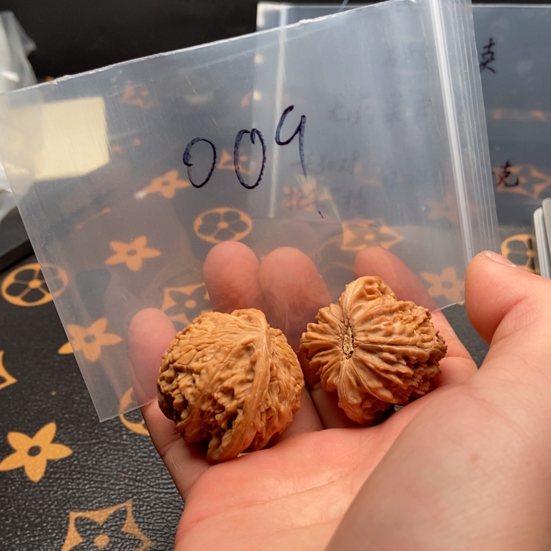 文玩核桃吊坠磨盘