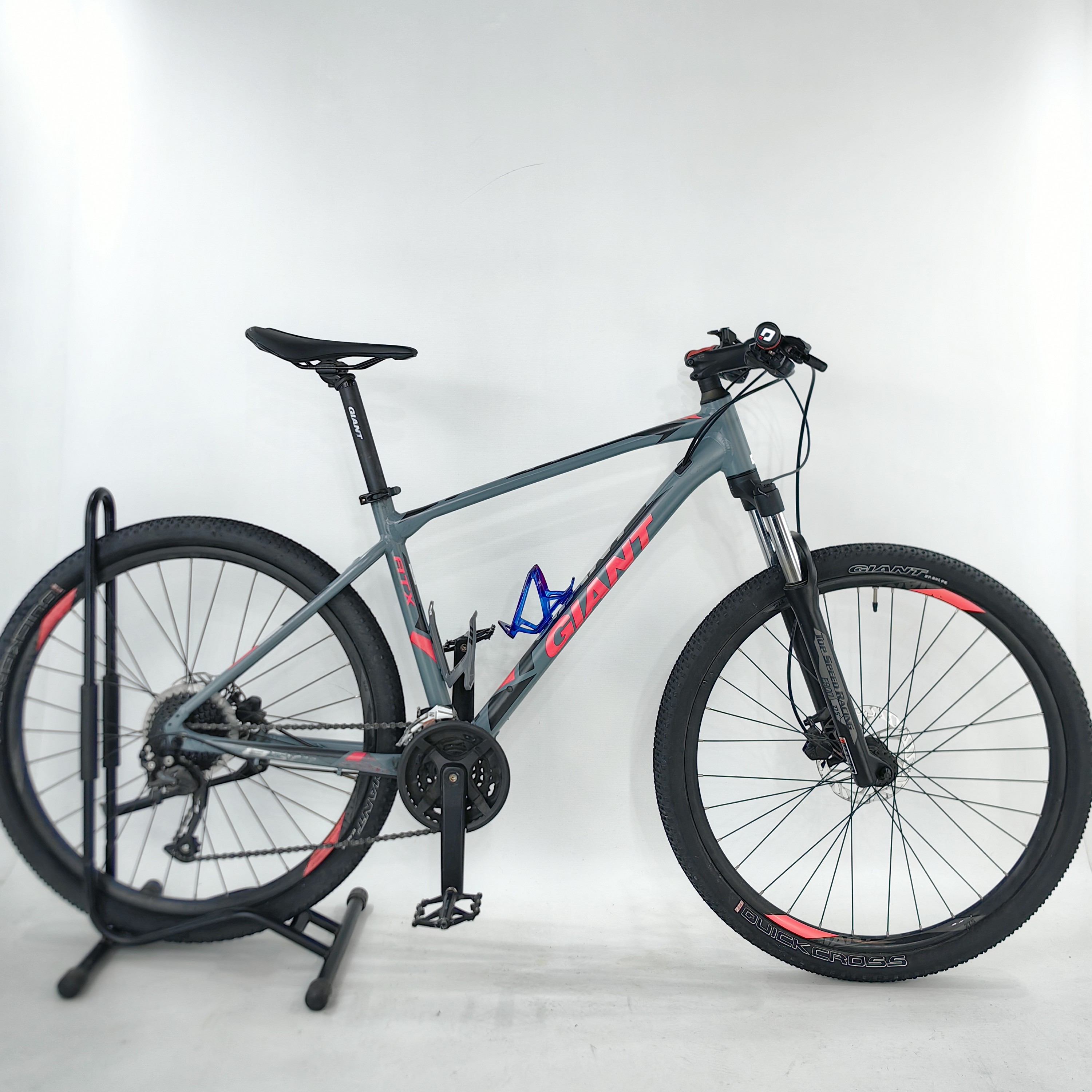 atx830，编号1636，m码，铝合金，山地车ATX830水泥灰山地自行车