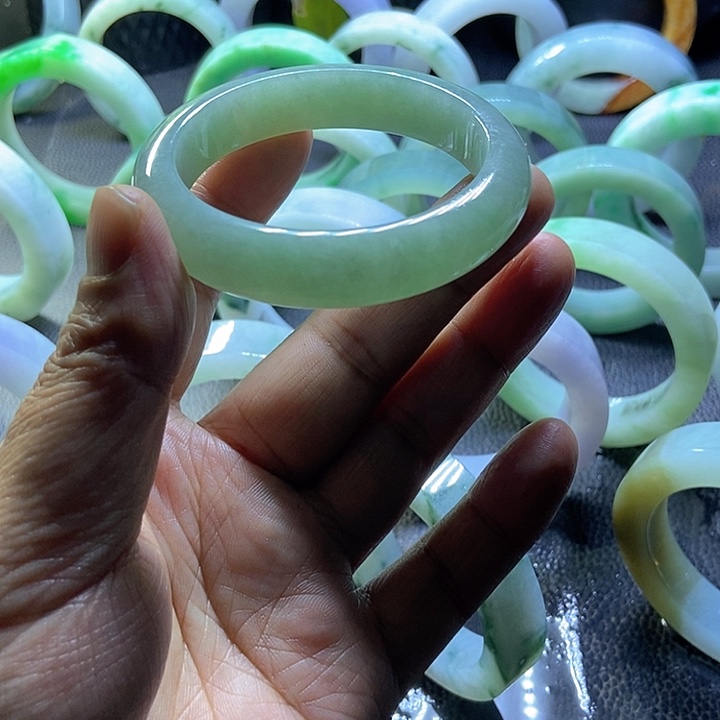 月***璐定制翡翠未镶嵌定制翡翠不退不换