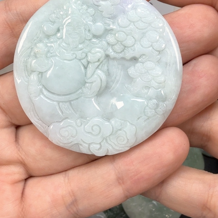 翡翠挂件未镶嵌翡翠
