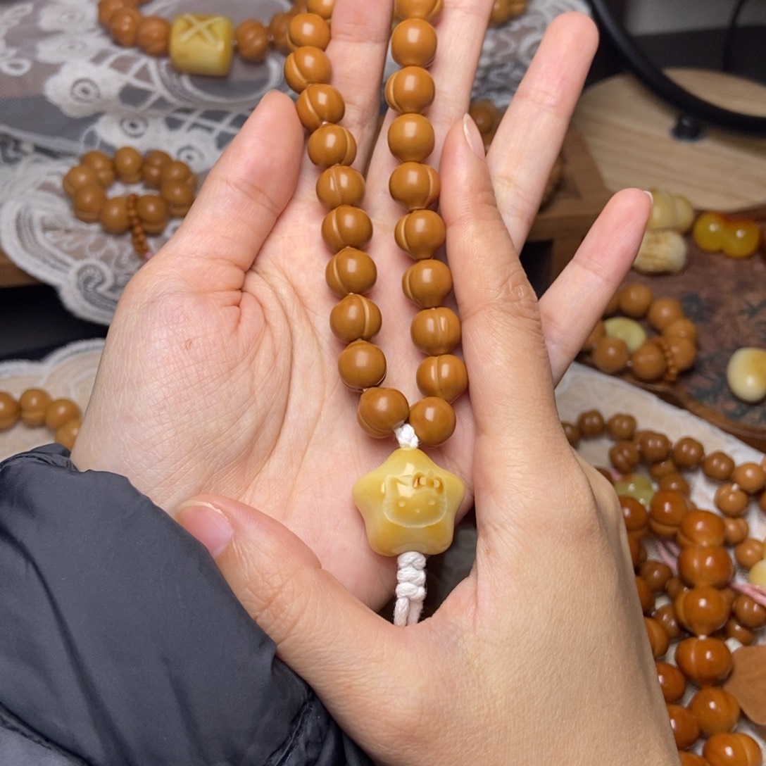 吊坠猴头核桃屁桃手持卡10