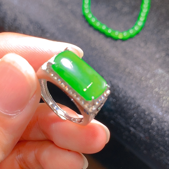 【闪购商品】翡翠颈饰银S925镶嵌翡翠