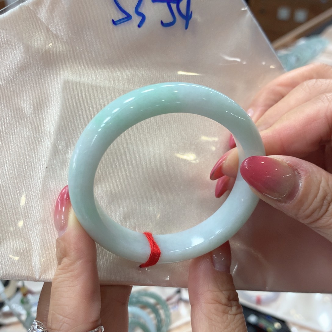 翡翠未镶嵌手镯翡翠