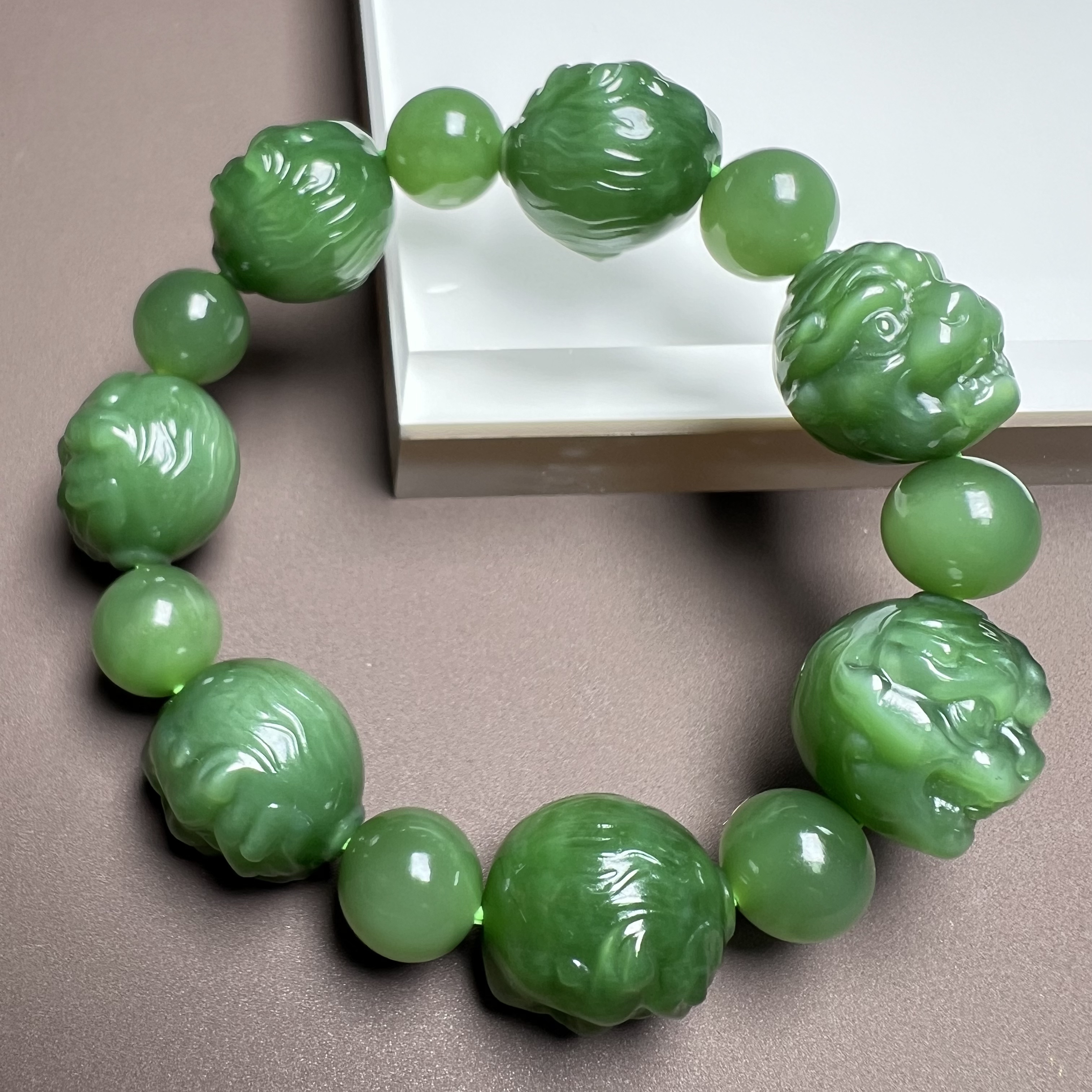 D990海川拍卖和田玉手串