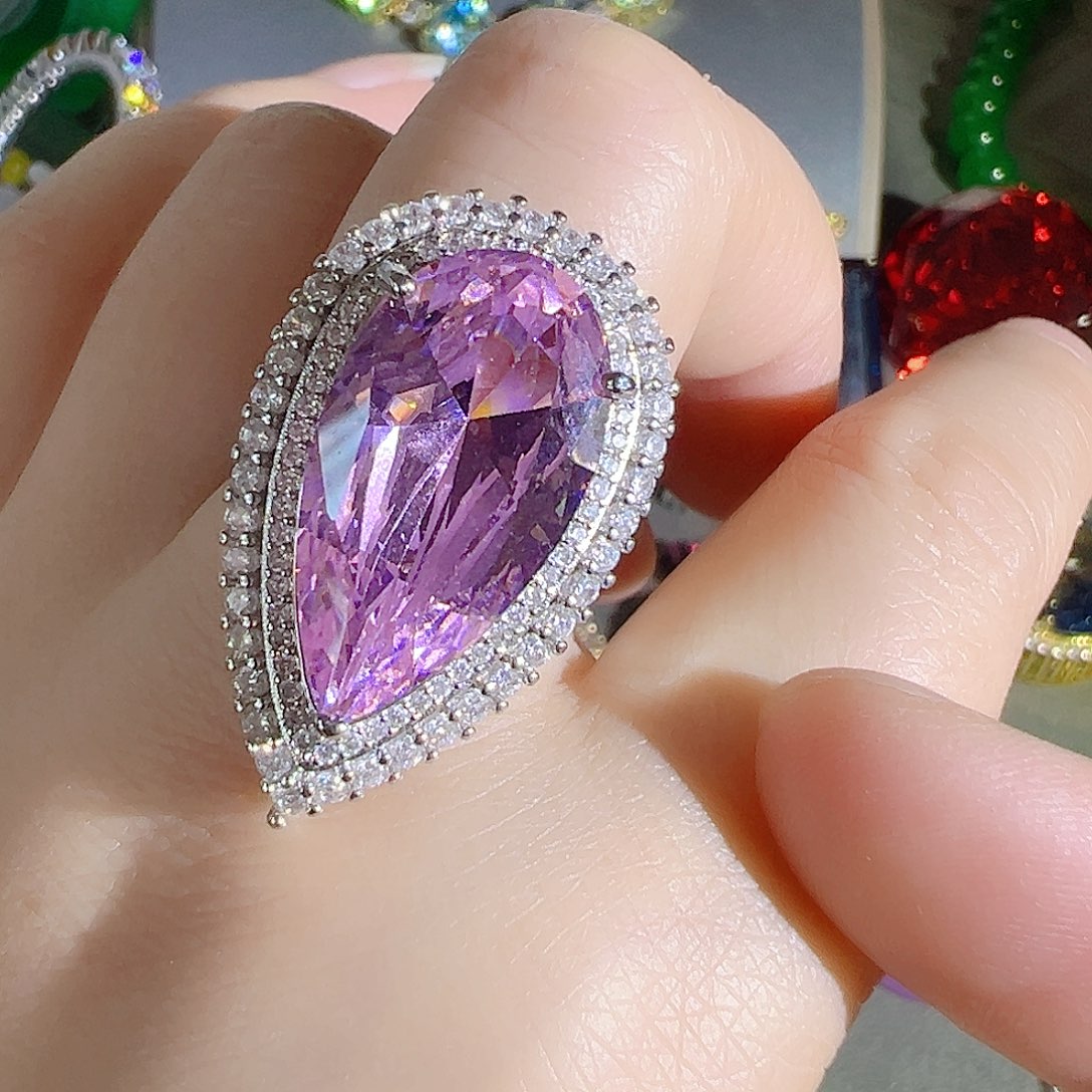 花岗石钨合金红色蓝色吊坠