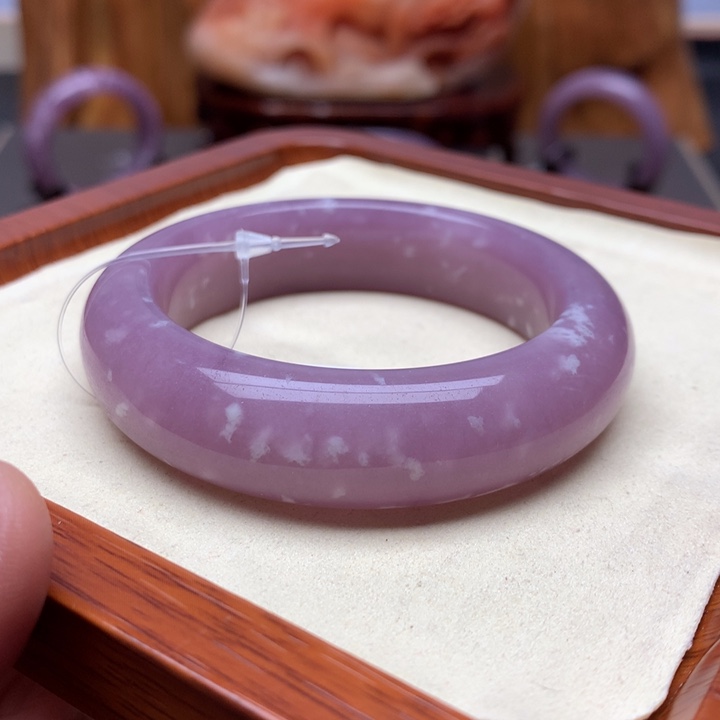 唯***一石英岩玉手镯未镶嵌