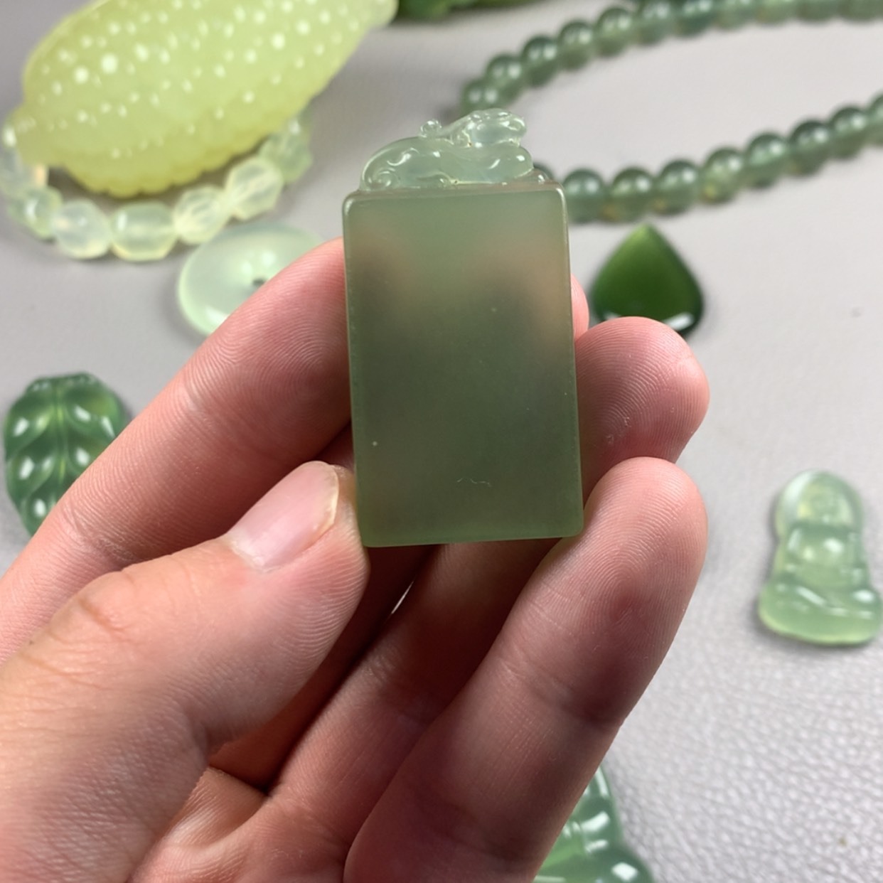 【闪购商品】蛇纹石玉未镶嵌岫玉