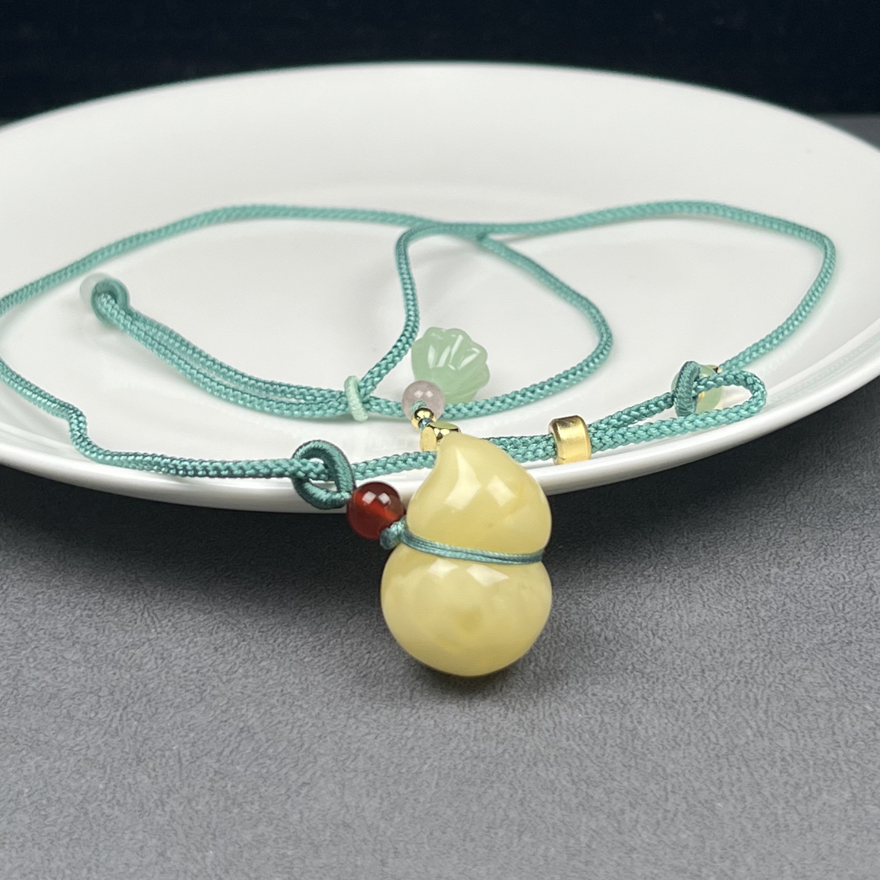 Y3553天然俄料蜜蜡葫芦16.5*24.2mm 支持鉴定假一罚四