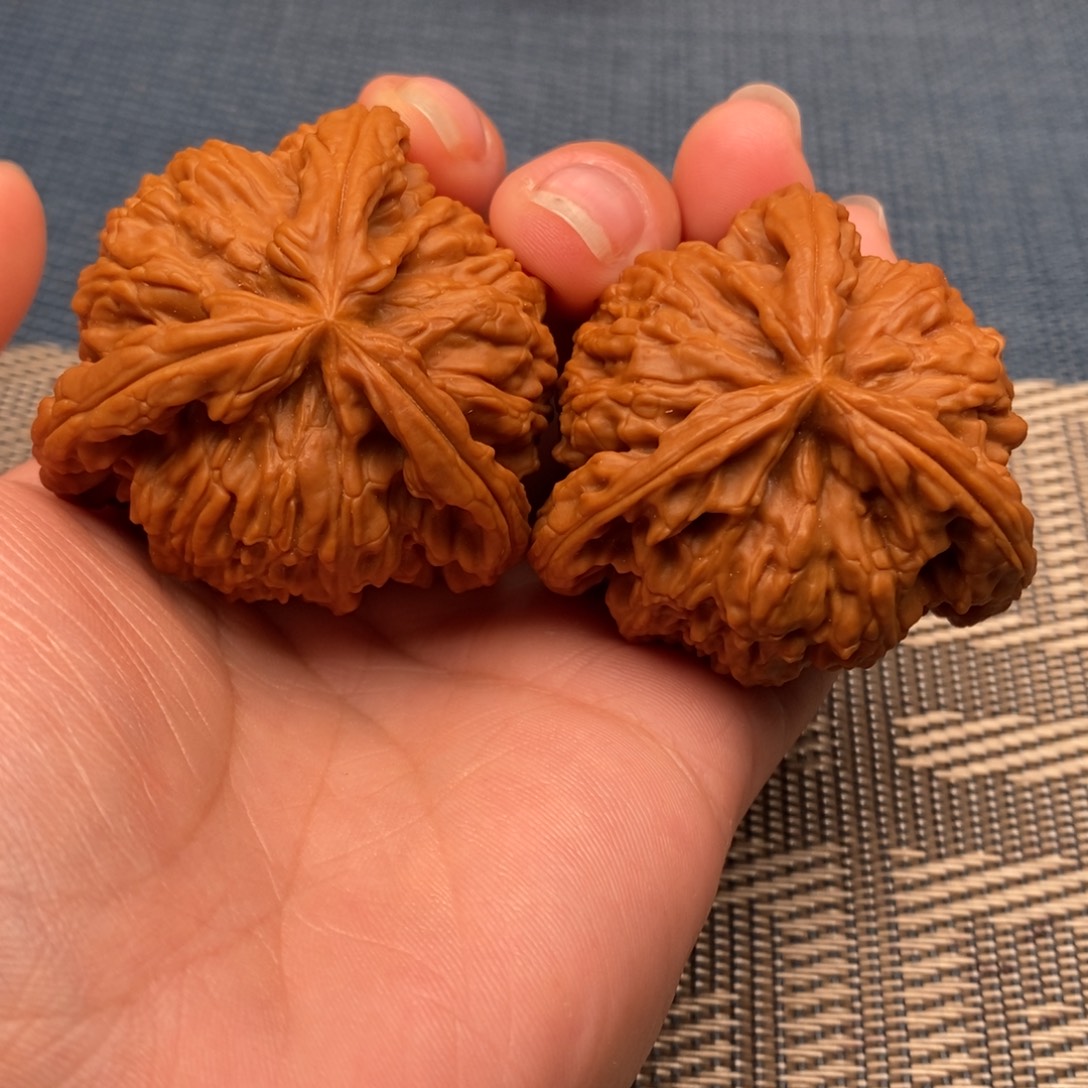 白***水吊坠文玩核桃三棱