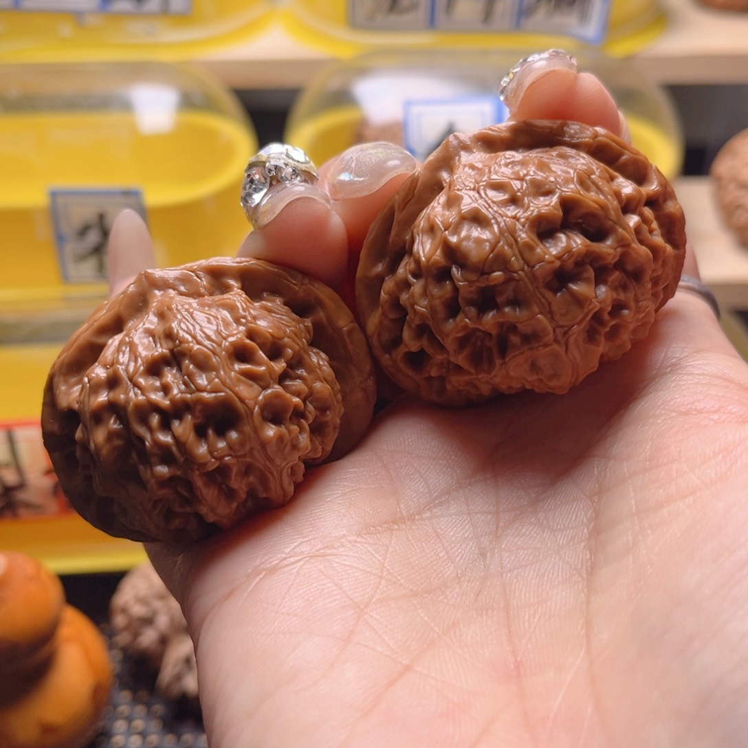 文玩核桃把件宫灯