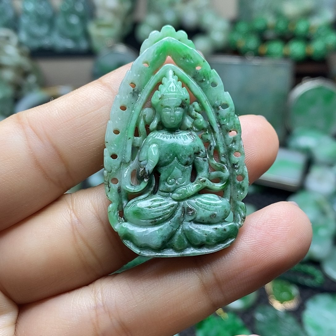 翡翠挂件未镶嵌缅甸天然翡翠度母