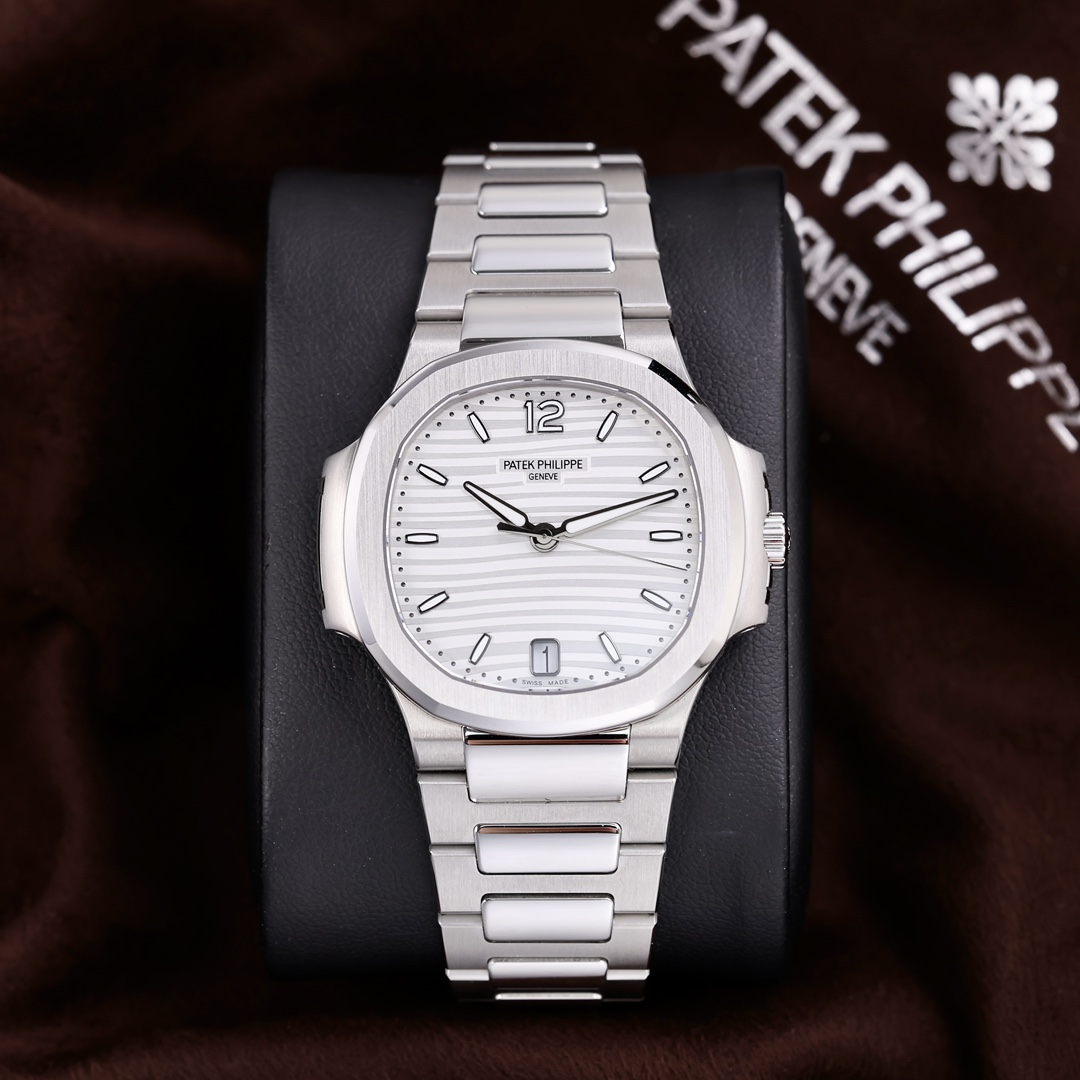 95新 Patek Philippe/百达翡丽 7118A-010 鹦鹉螺白盘 2022年保卡