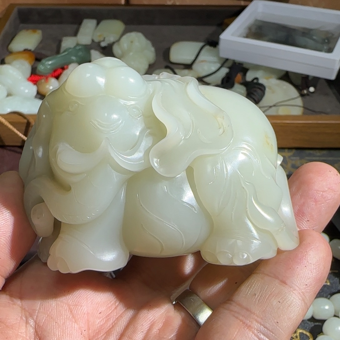 守***護和田玉未镶嵌摆件