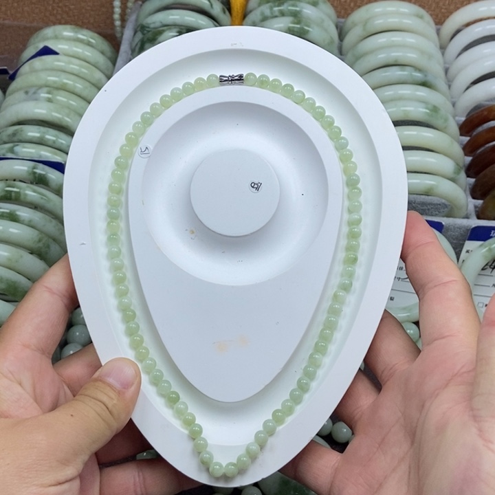 蛇纹石玉未镶嵌手链