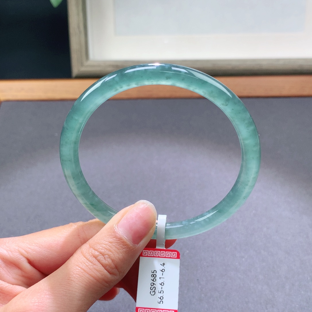 翡翠手镯未镶嵌天然翡翠手镯叮当镯