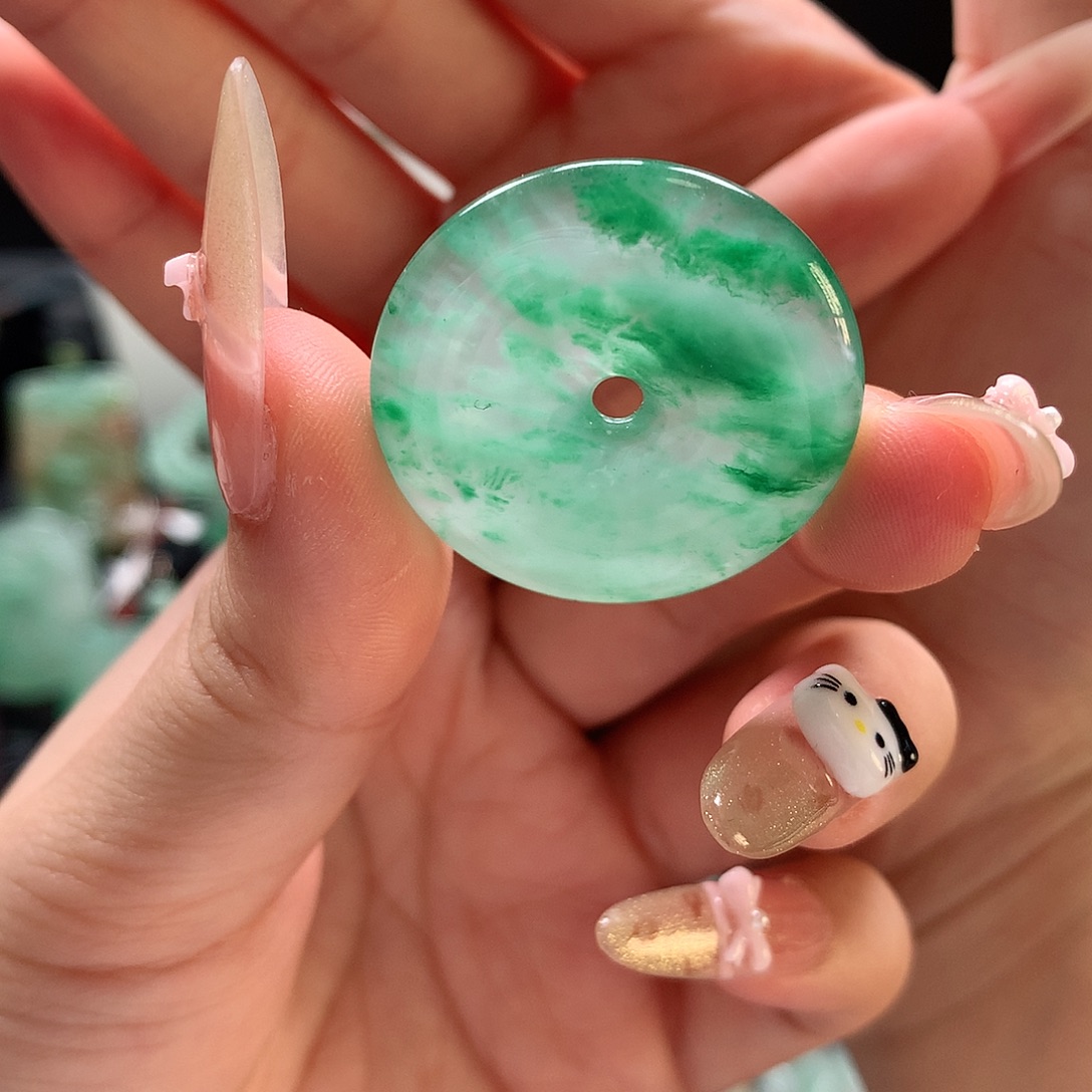 石英质玉未镶嵌吊坠