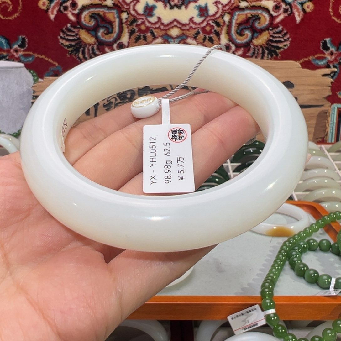 未镶嵌手镯和田玉优雅羊脂白玉手镯 厚装正圈62-63