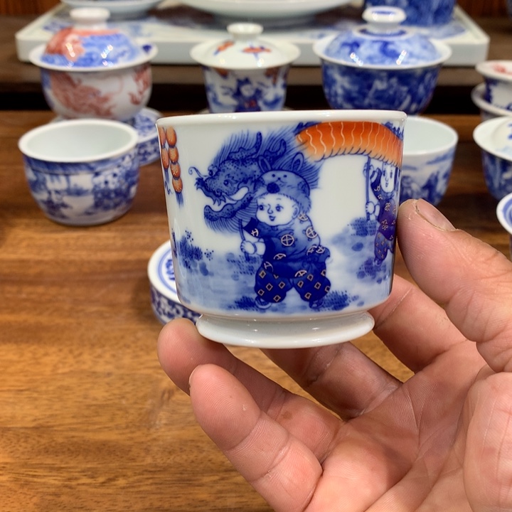 晓剑窑青花童子主人杯