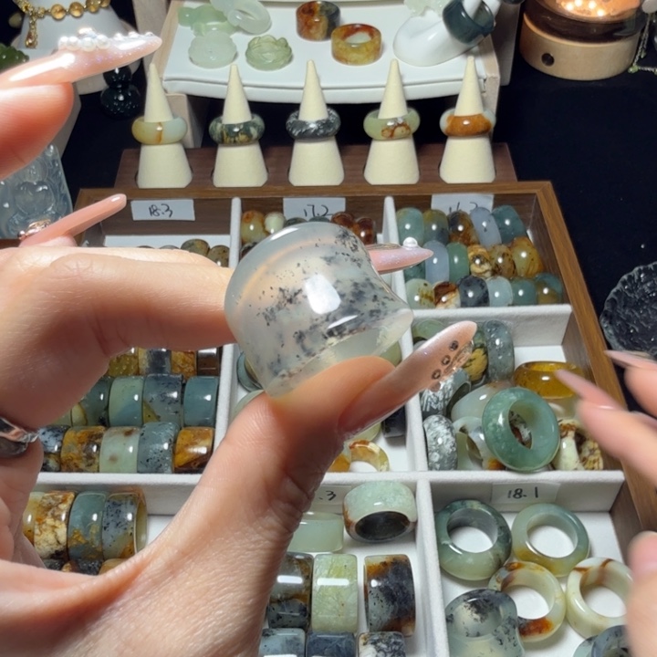 蛇纹石玉未镶嵌戒指16.6