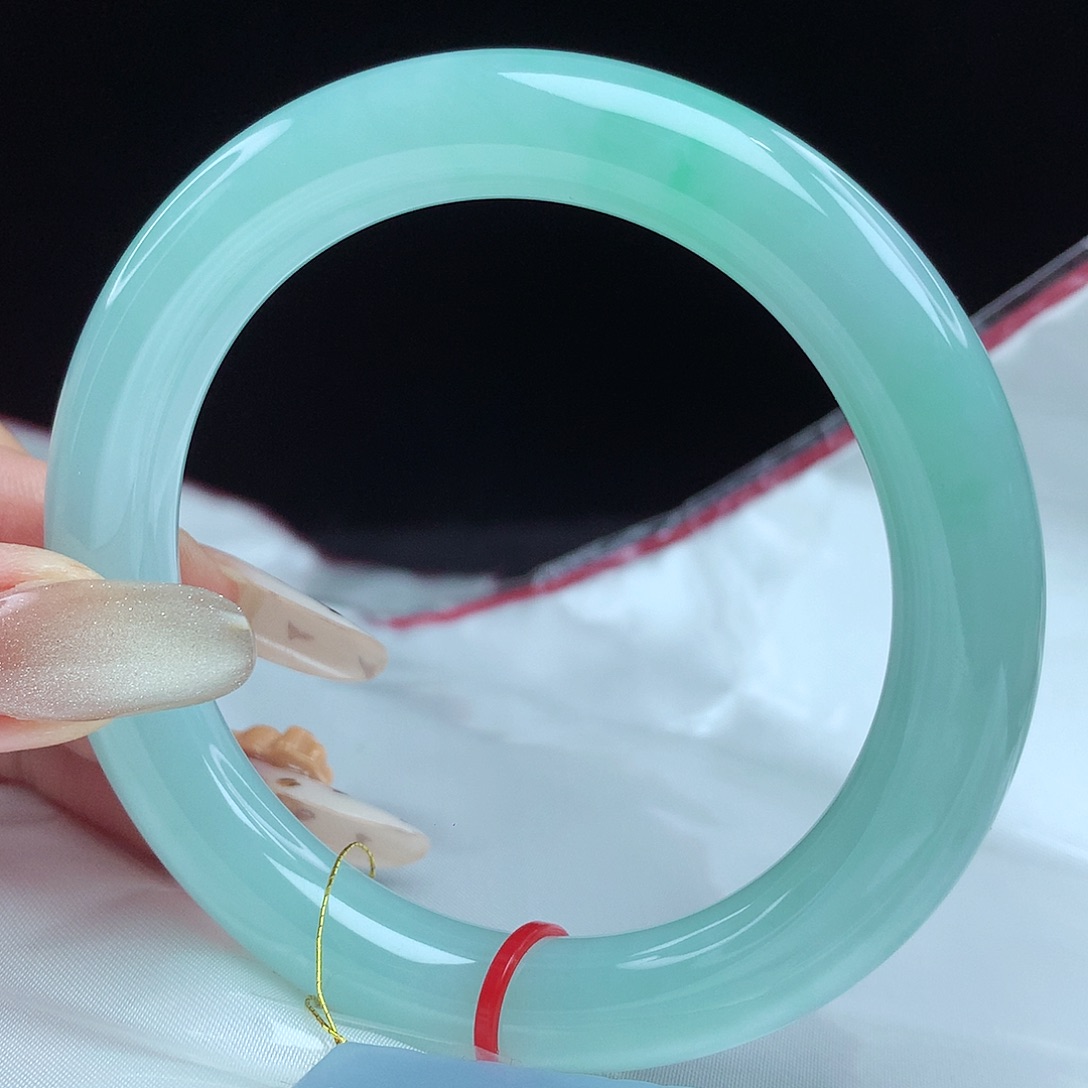 翡翠手镯未镶嵌57圆条4133