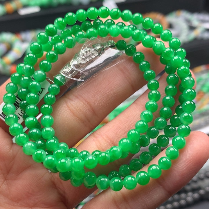 翡翠手镯未镶嵌卡