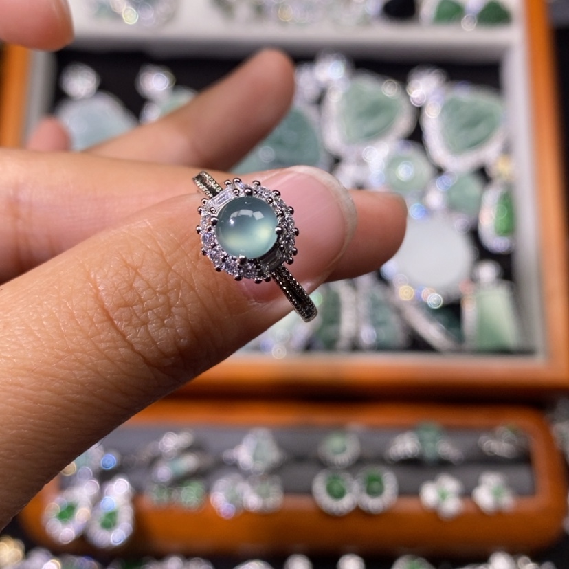 【闪购商品】翡翠颈饰未镶嵌天然