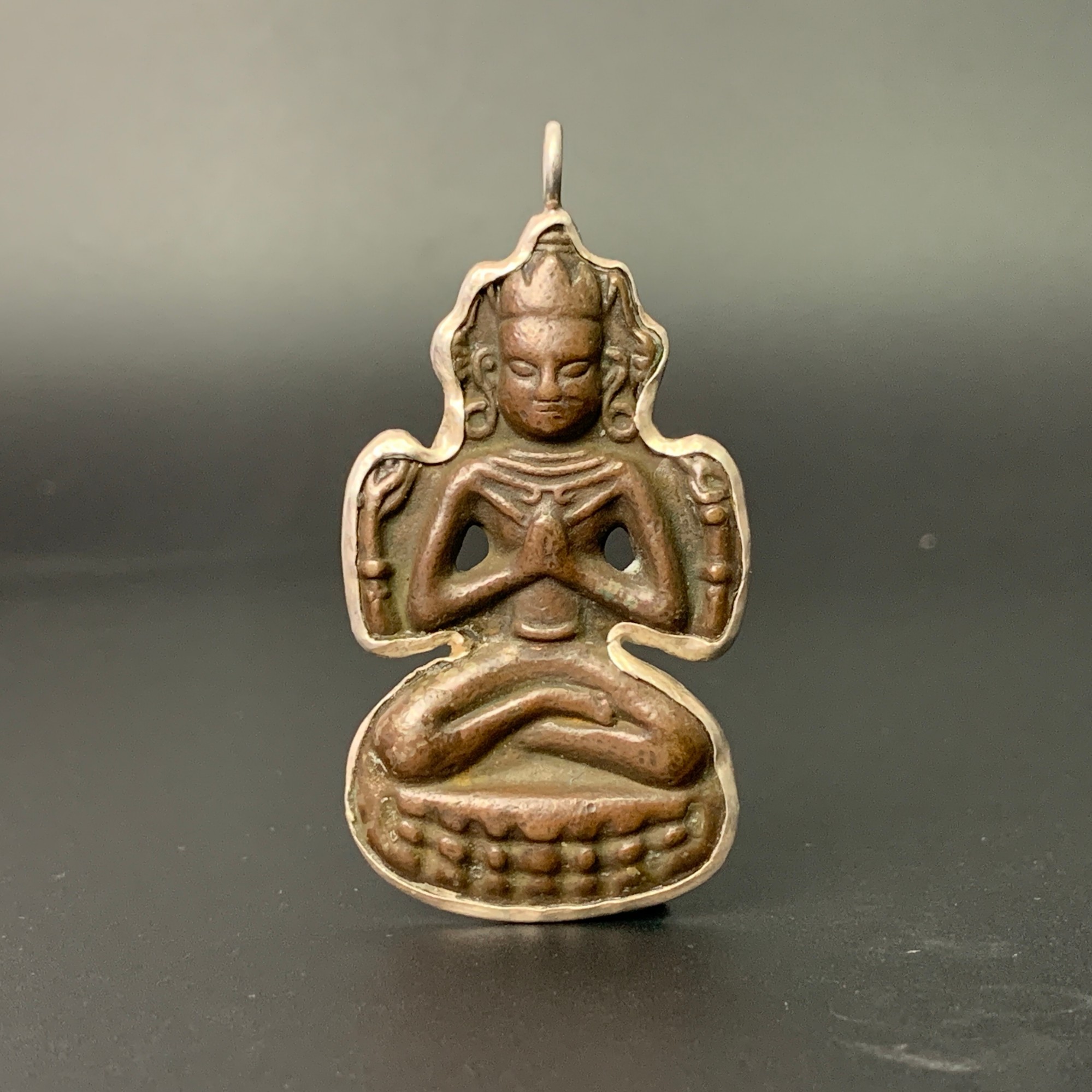 清代·托甲四臂观音挂牌(包银边）65.8*33.7mm 32g930099