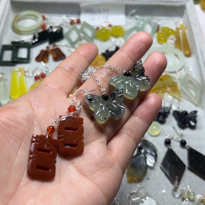 蛇纹石玉合金耳饰