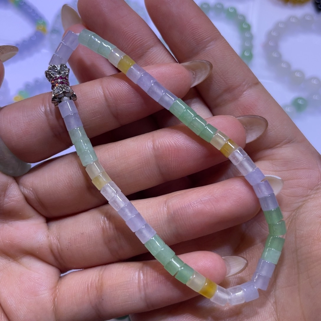 颈饰未镶嵌翡翠手串