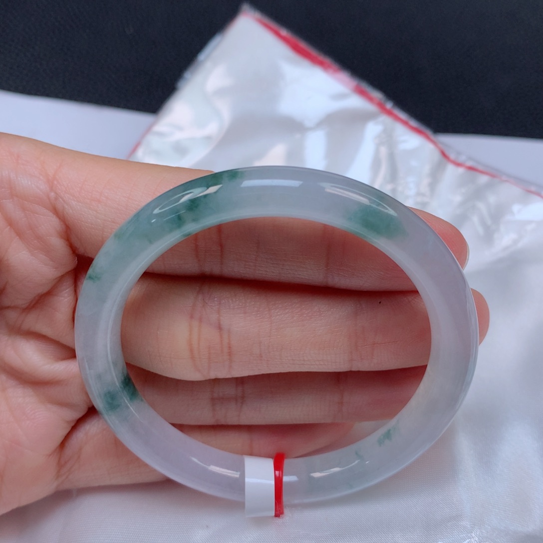 翡翠手镯未镶嵌天然