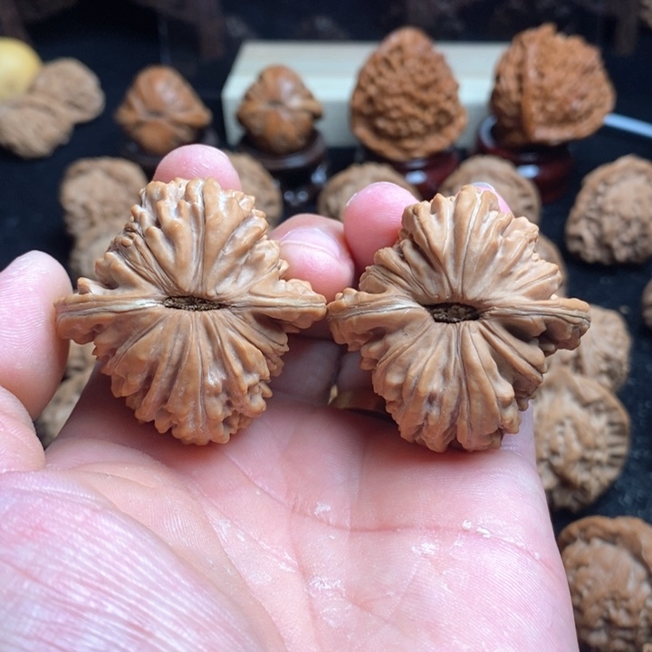 文玩核桃吊坠豹**?平谷楼