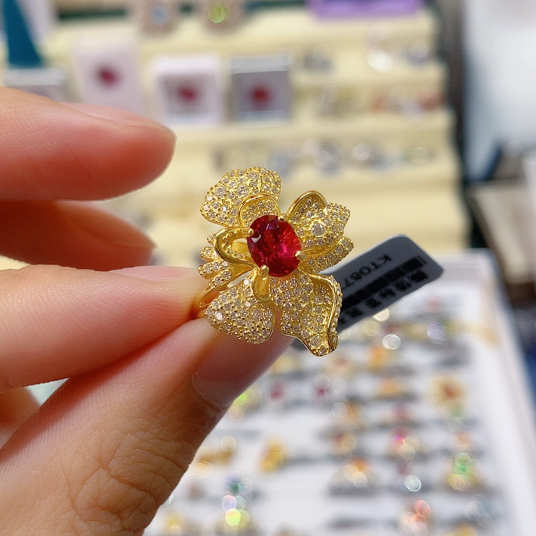 茉***儿银S925镶嵌碧玺戒指戒指