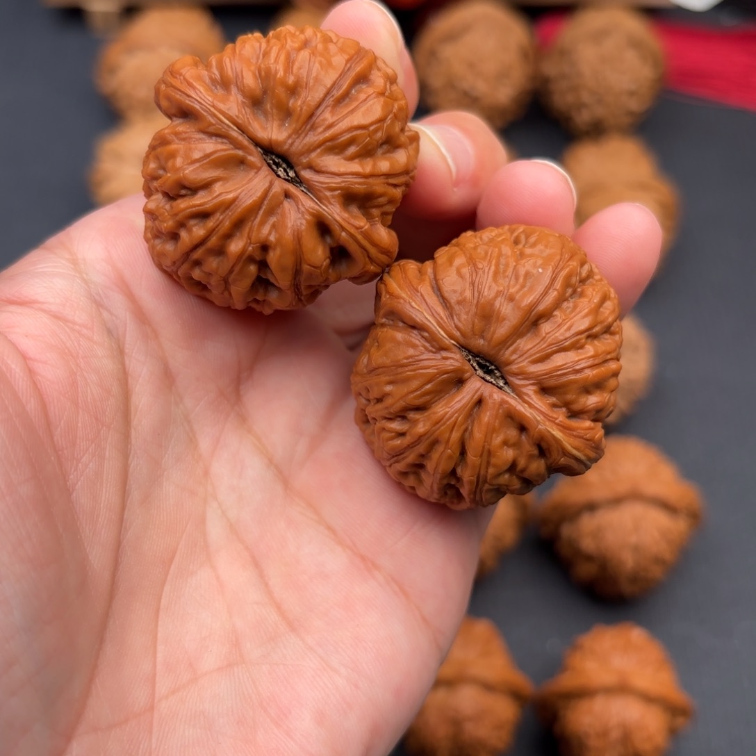 文玩核桃把件占**申元宝40