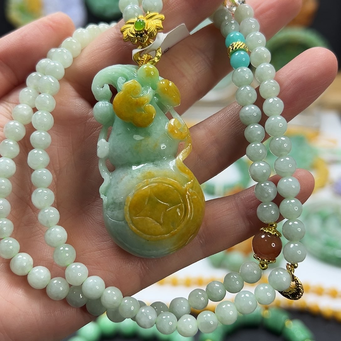 翡翠未镶嵌颈饰吊坠