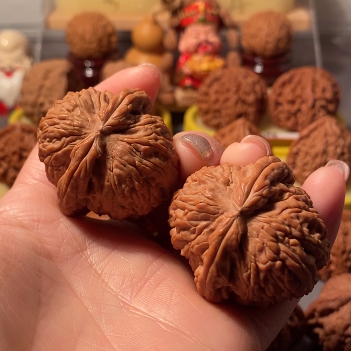 文玩核桃吊坠40大眼睛球白