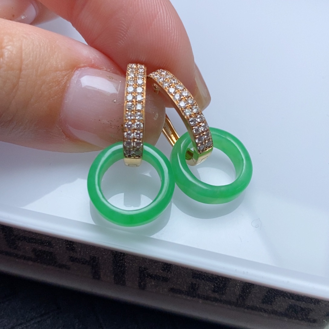 翡翠18K金镶嵌耳饰圈圈