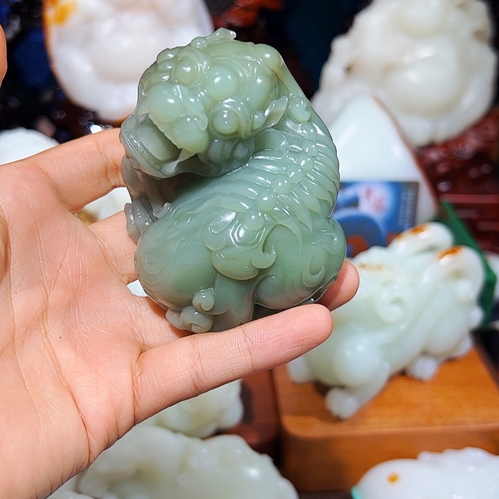未镶嵌和田玉摆件