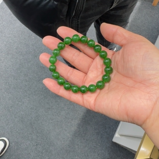 和田玉手链未镶嵌卡10俄罗斯冰辣阳绿小点