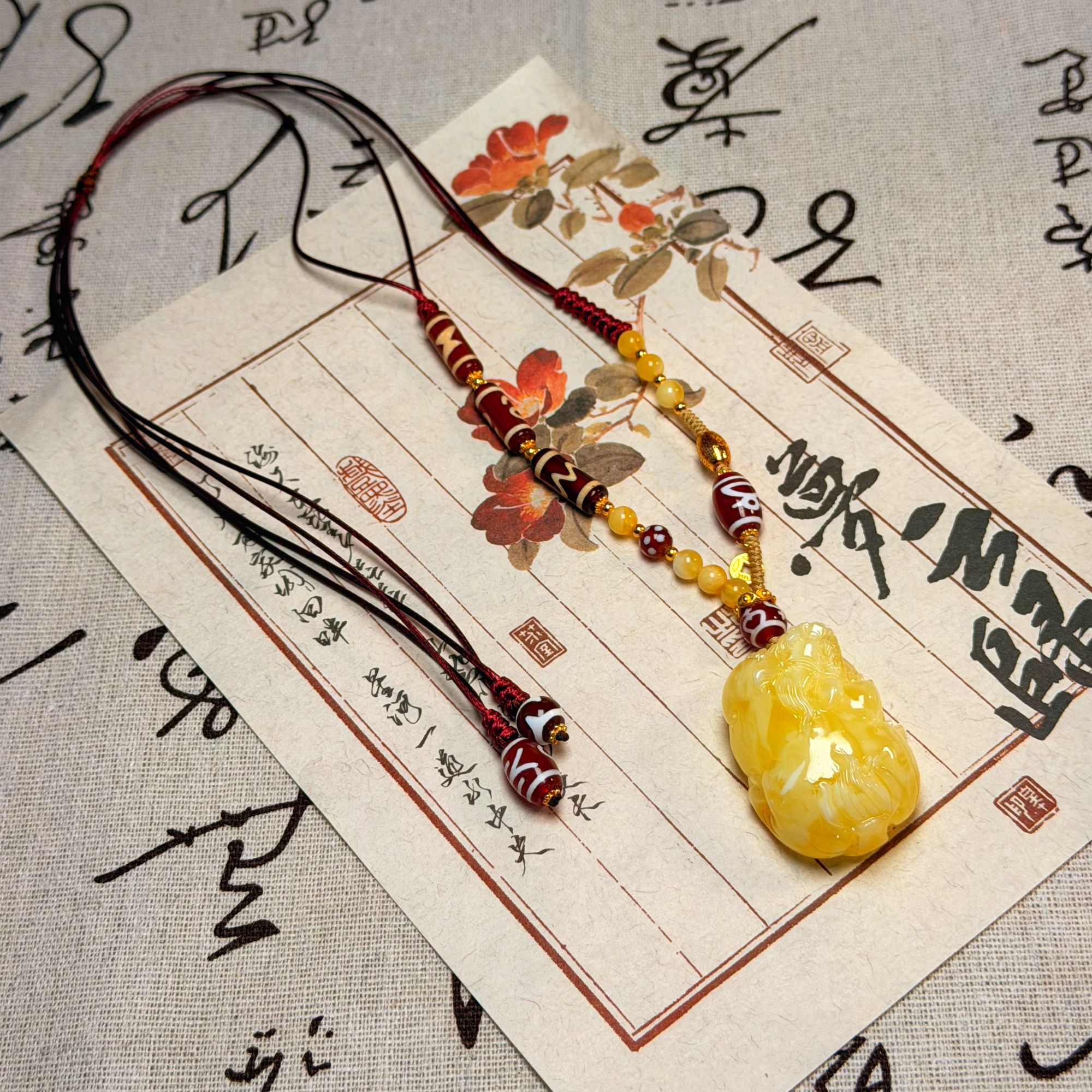 【鸿莱】ZX201812俄料蜜蜡白花蜡貔貅吊坠10-13g