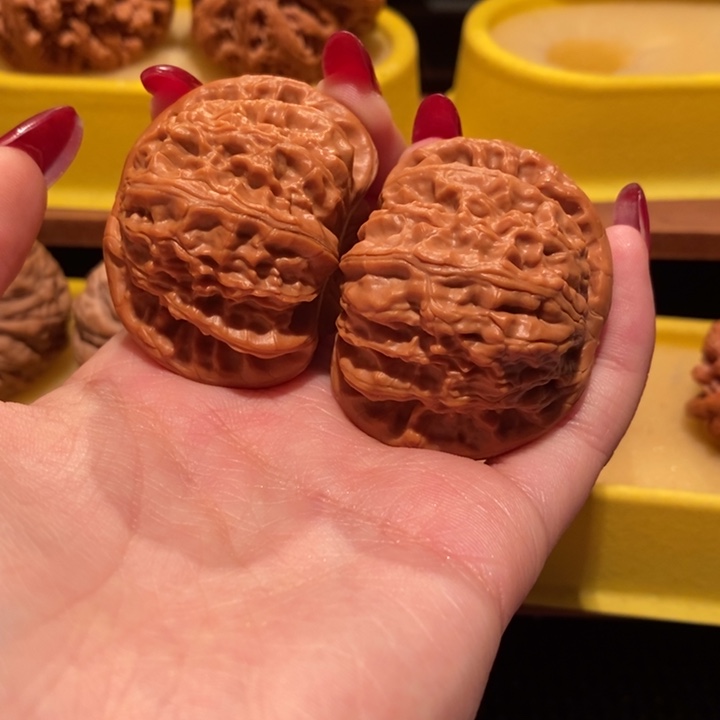 似***甜吊坠文玩核桃白狮子