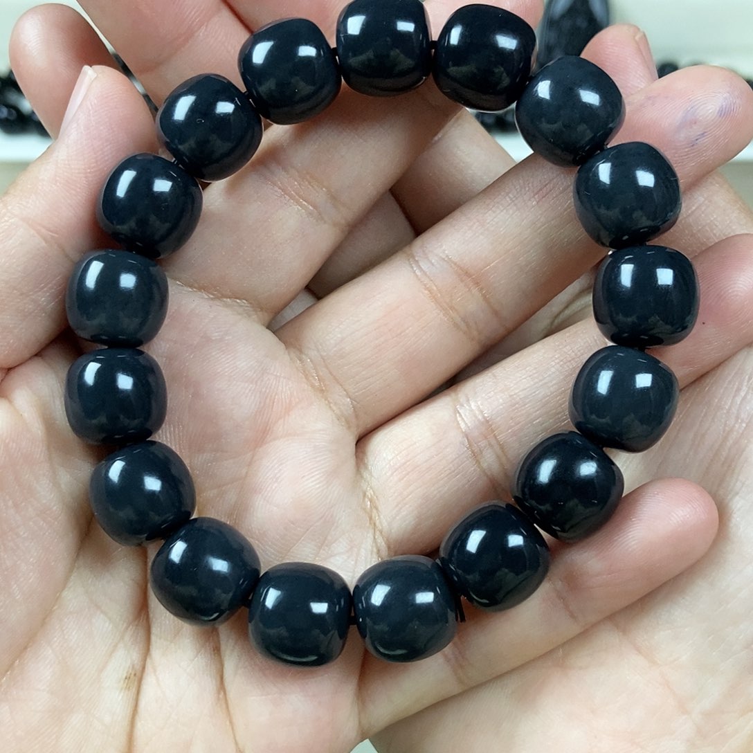 和田玉（墨玉）卡12.7老型入门级手串未镶嵌