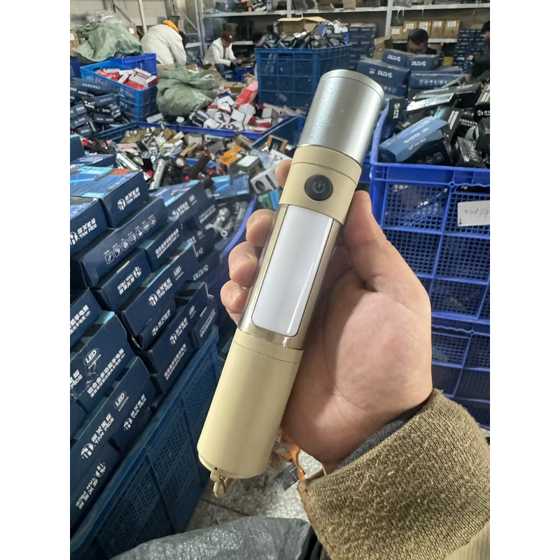 【微瑕】X49【小某米同款】168多功能车载应急露营变焦侧灯手电筒