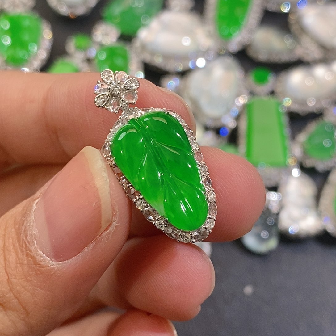 翡翠颈饰18K金镶嵌昊*天然缅甸A货翡翠