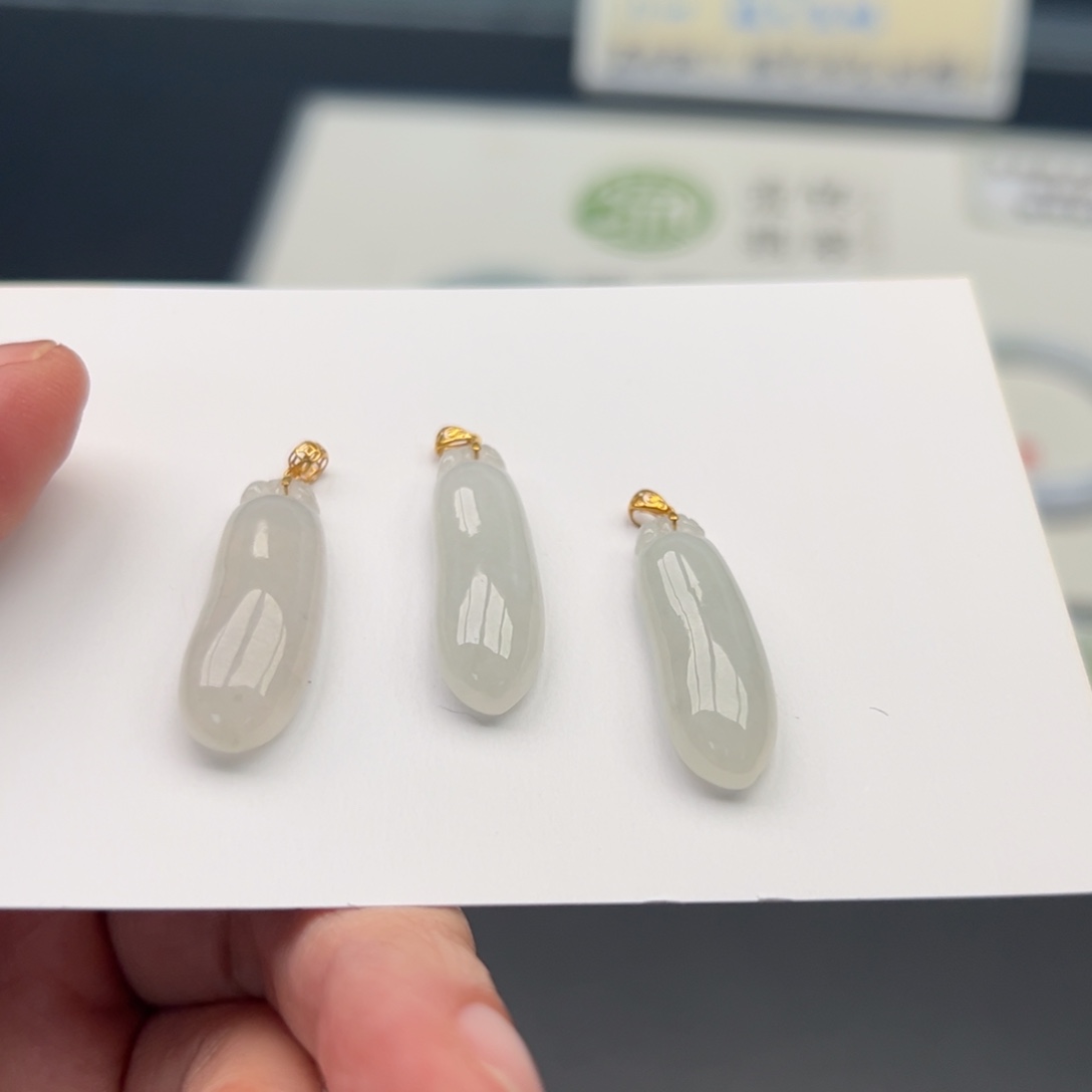 颈饰18K金镶嵌翡翠多样性发货