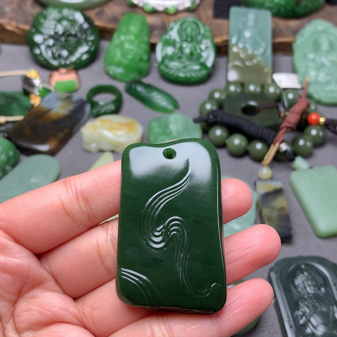 和田玉颈饰未镶嵌人**味