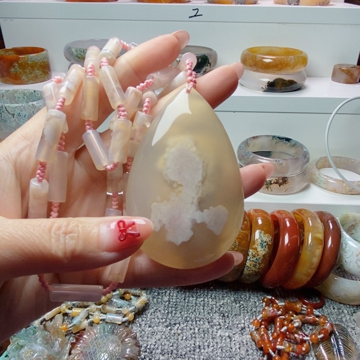 玛瑙/玉髓手镯未镶嵌